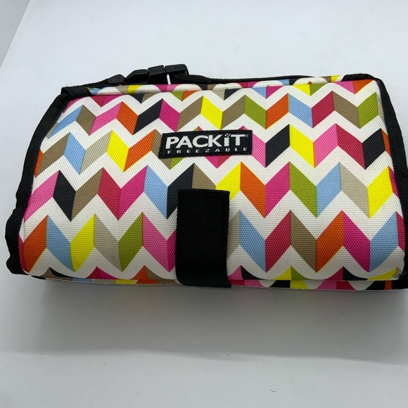 PackIt Freezable Chevron Lunch Bag - Picture 3 of 12